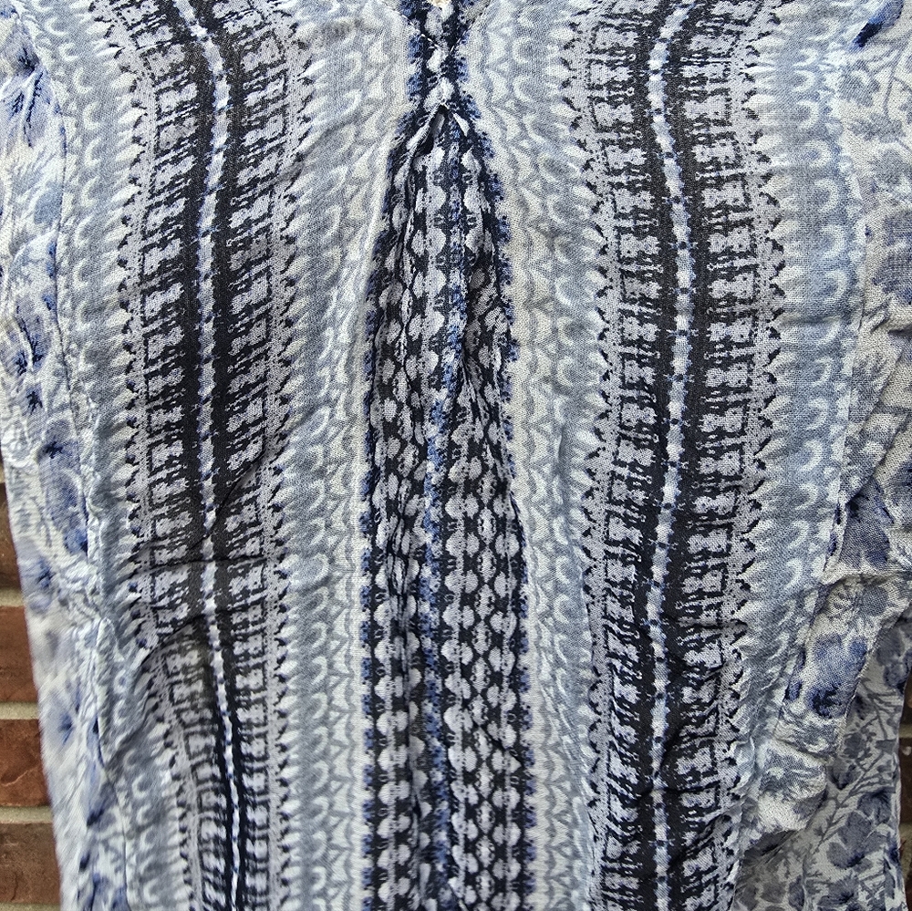 Lucky Brand Women’s Blouse  Summer Blue White Floral Geo Sleeveless Size XS - Picture 6 of 9